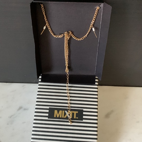 MIXIT Flower Necklace and Pierced Earring Set - Picture 4 of 7